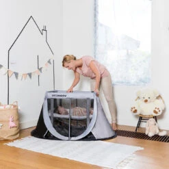 AeroMoov Instant Travel Cot -Megababies USA 07 itc gr room summer