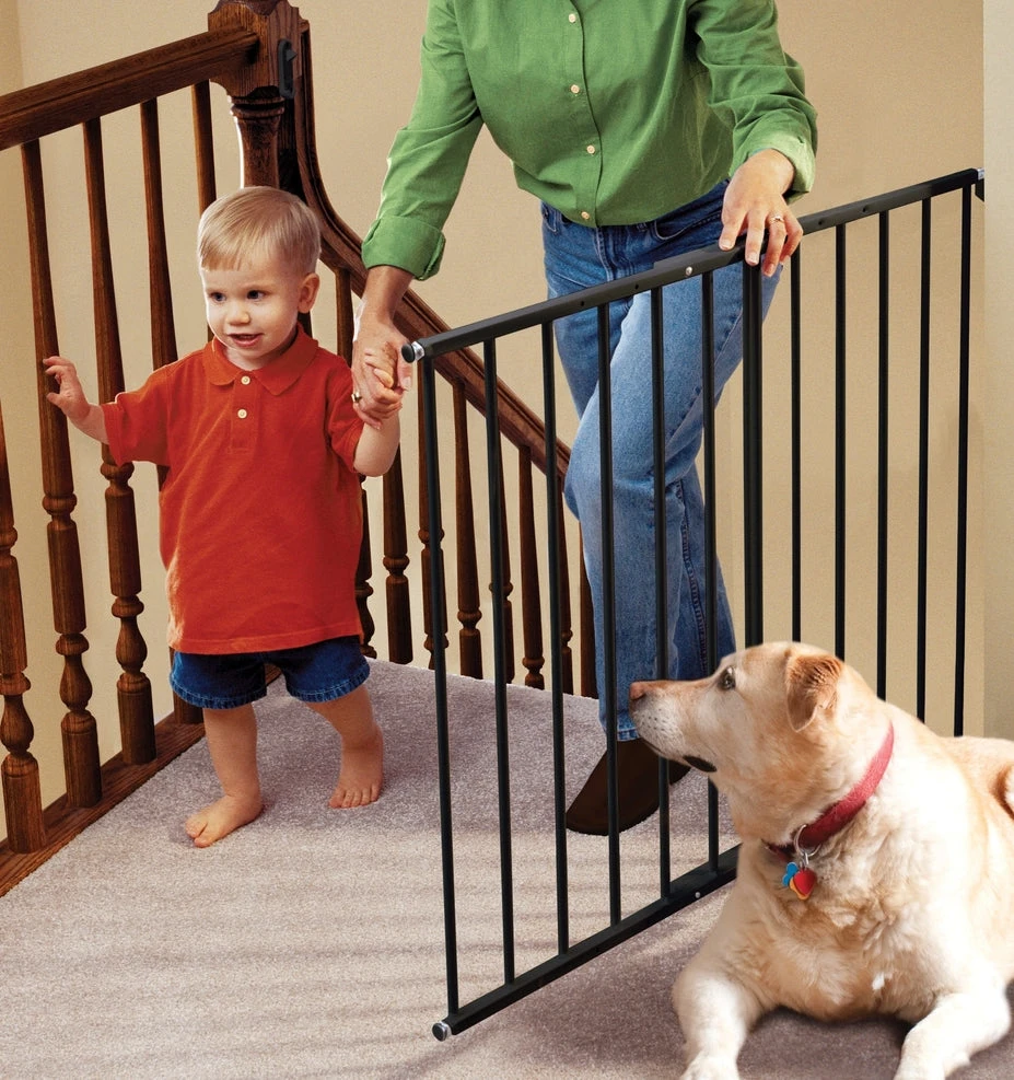 KidCo Safeway Top Of Stair Baby Safety Gate 8 KidCo Safeway Top Of Stair Baby Safety Gate - Image 8