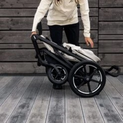 Thule Urban Glide 4-Wheel Stroller -Megababies USA 10101977 softbeige 4 8e1c67cb 5f4b 4f4d aaa4 4784c599eebd
