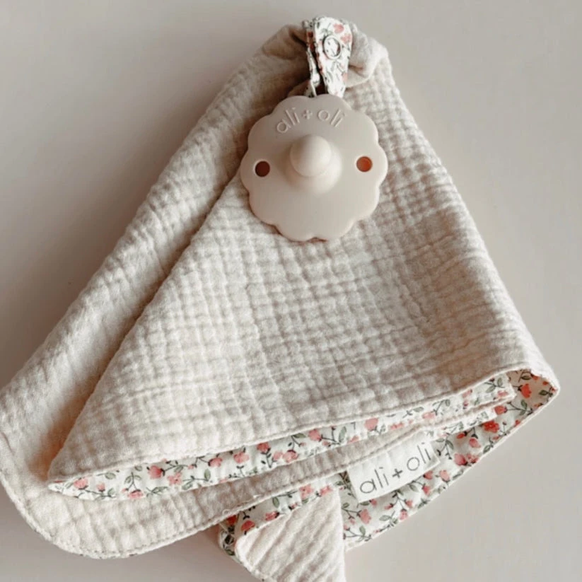 Ali+Oli Pacifier Blanket Holder 8 Ali+Oli Pacifier Blanket Holder - Image 8