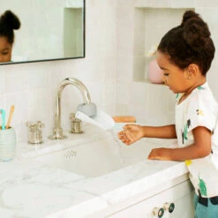 Munchkin Extend Faucet Extender - 2pk -Megababies USA 38209 3 f6900828 66af 4ae8 8e1d ded32fb815e1