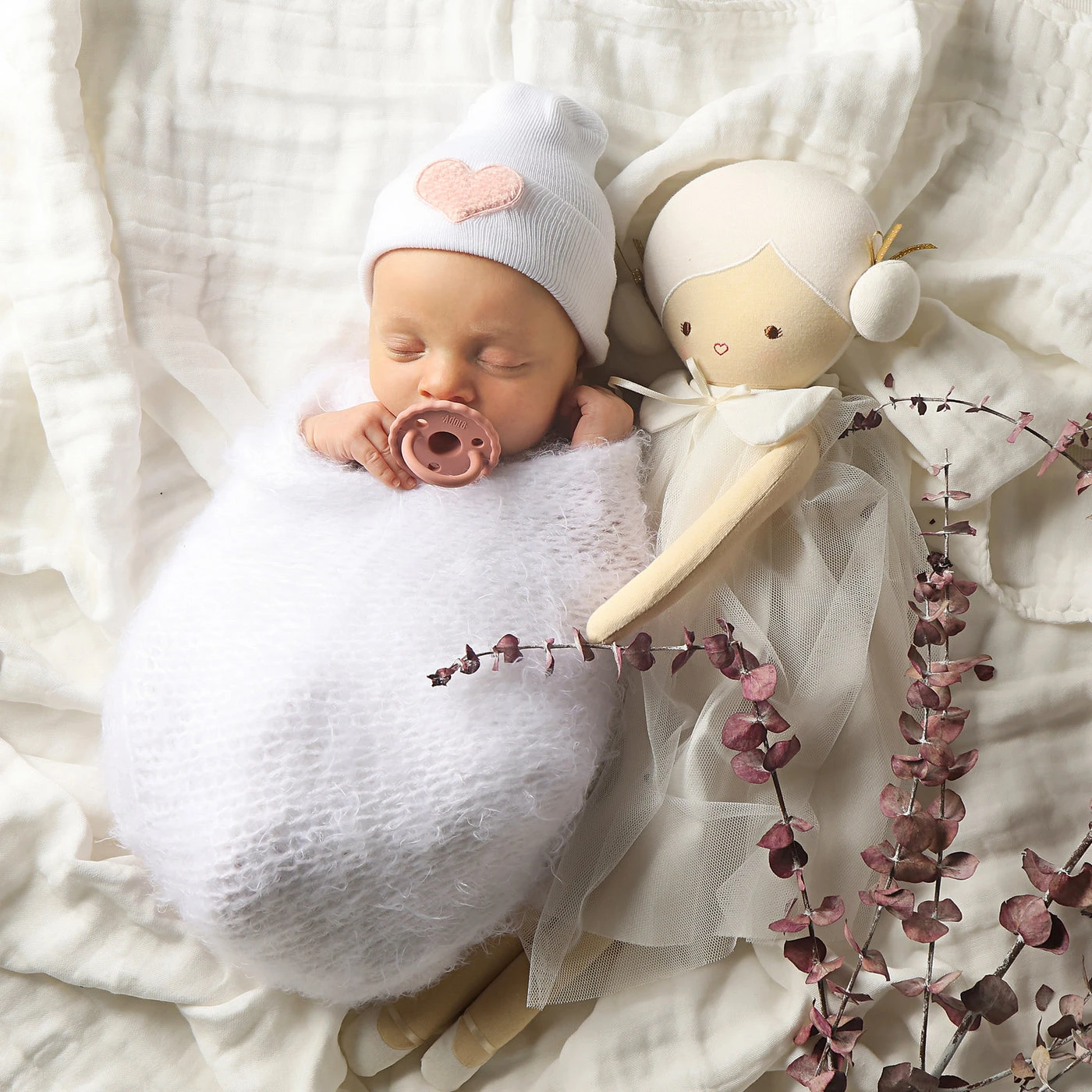 Adora Scallop Pacifier Set 2 Adora Scallop Pacifier Set - Image 2