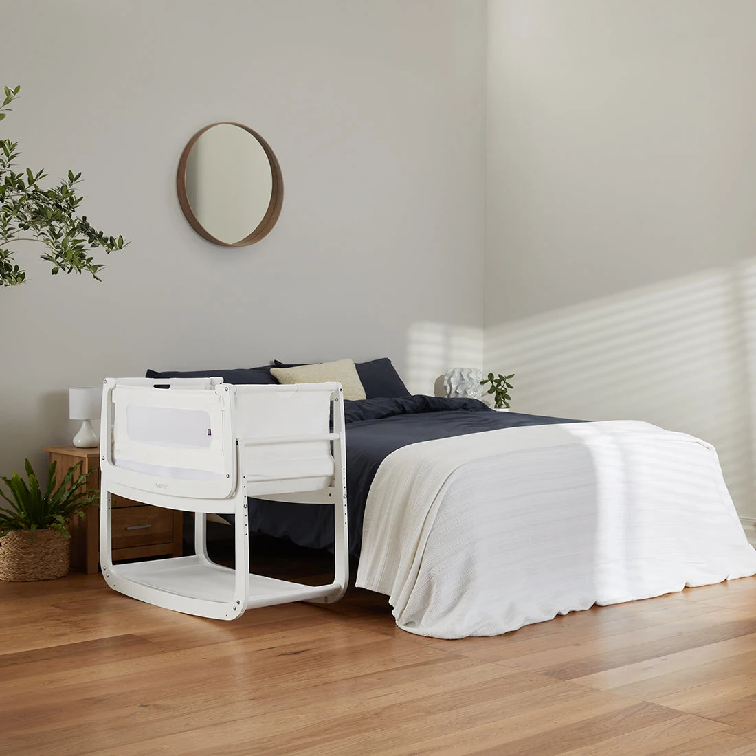 Snuz Pod4 Bedside Bassinet 2 Snuz Pod4 Bedside Bassinet - Image 2