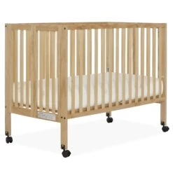 Dream On Me Quinn Full Size Folding Crib 11 Dream On Me Quinn Full Size Folding Crib -Megababies USA 674 NATURAL Crib Side Silo 02 min