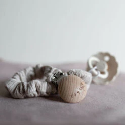 Ely's & Co. Solid Ribbed Paci Clip -Megababies USA 7A1A6613 600x 2d956bb7 ad0b 4f86 bbe0 d756f6bf2678