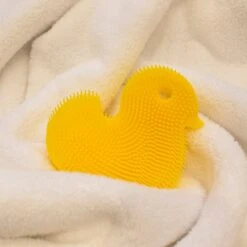 Innobaby Bathin' SMART Silicone Fish Antimicrobial Bath Scrub For Babies And Toddlers -Megababies USA 850000663121 1