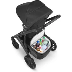UPPAbaby Bevvy Stroller Basket Cooler -Megababies USA Bevvy inVISTAV2 3QAbove inUse 708x1000 bb3a8c9 285d1456 cc3f 4c15 9f80 afcbadd55243