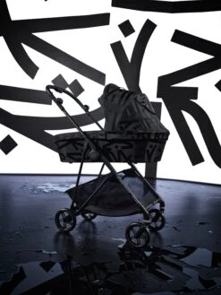 Cybex Melio Street Complete Stroller + Cot 34 Cybex Melio Street Complete Stroller + Cot -Megababies USA CYB 21 MelioStreet EU CampaignImage 9 Cot print medium 1 3e581453 bf1c 4b74 beb6 450623752dd1