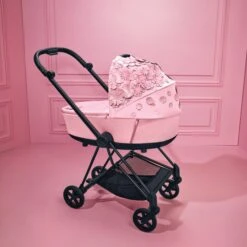 Cybex Mios 3 Lux Carry Cot - Special Editions -Megababies USA CYB 21 SimplyFlowers EU CampaignImage 13 MiosCarryCot