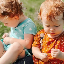 Ali+Oli Silicone Pacifier Clip -Megababies USA IMG 7342