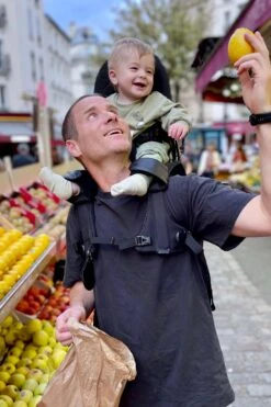 MiniMeis G5 Shoulder Carrier -Megababies USA MMBlackCore 07 1680x ac172df8 6e57 4d7f 8549 e34f6a1a645d