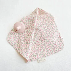 Ali+Oli Pacifier Blanket Holder 14 Ali+Oli Pacifier Blanket Holder -Megababies USA PacifierBlanketFlowersPInk