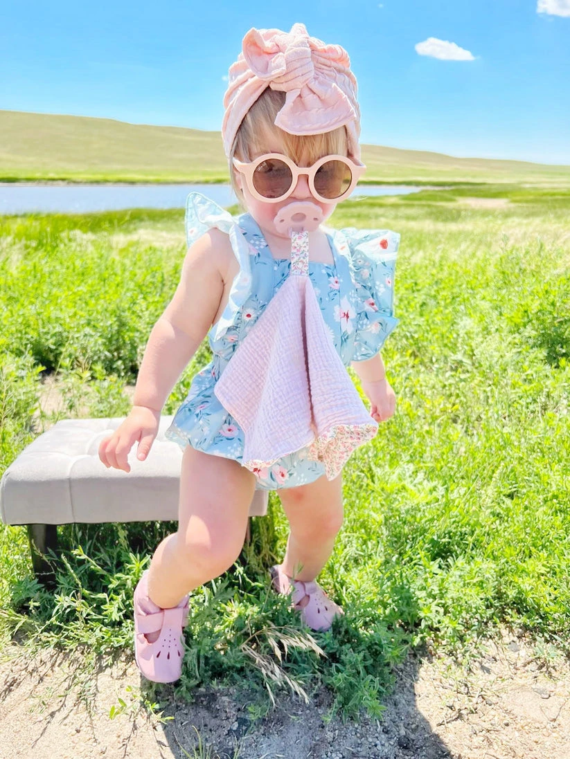 Ali+Oli Pacifier Blanket Holder 3 Ali+Oli Pacifier Blanket Holder - Image 3