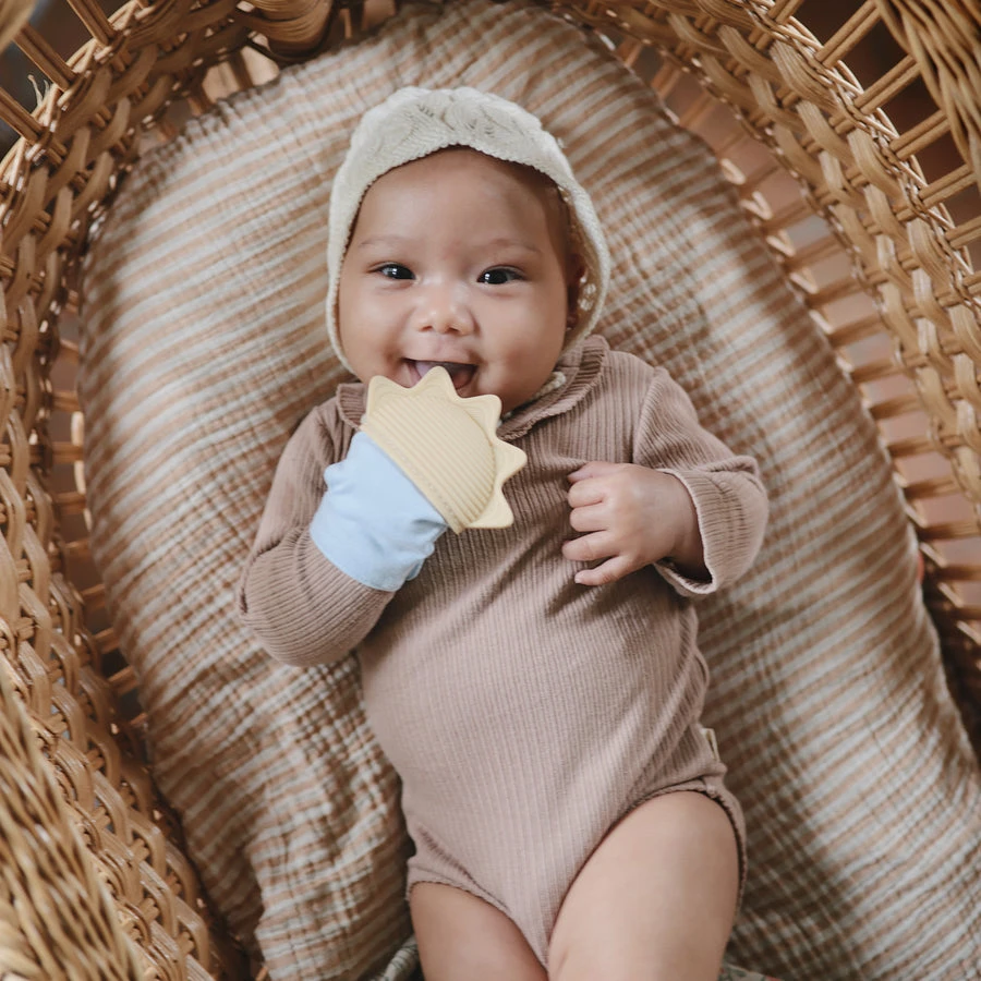 Mushie Teething Mitten 2 Mushie Teething Mitten - Image 2