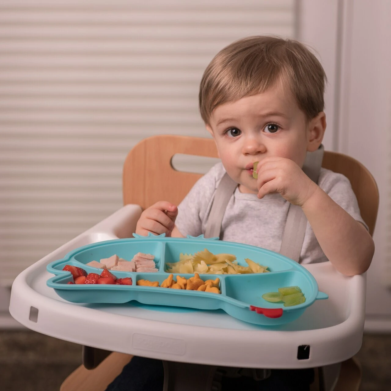 Innobaby Din Din SMART Silicone Suction Divided Plate - Chicken 7 Innobaby Din Din SMART Silicone Suction Divided Plate - Chicken - Image 7