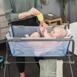 Stokke Flexi Bath Stand 14 Stokke Flexi Bath Stand -Megababies USA Stokke Flexi Bath TranspBlue NewbornSupp onStand 181213 1440 press