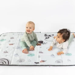 Tiny Love Black & White XL Outdoor Mat -Megababies USA TO137HBF Lifestyle Image1 8564e951 e043 4ec0 b21e da8415b684ed