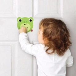 Oribel VertiPlay Wall Toy Door Knocker -Megababies USA Vert Product In Use Images RGB 03 1000x 22db1866 5b68 4743 ba4a d2a2d43cfca0
