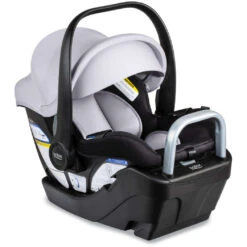 Britax Willow Brook S+ Travel System -Megababies USA Willow S Glacier Onyx Front Right 2023 d057bd24 47fe 4476 ac48 3f21c76d49e5