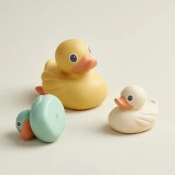 Itzy Ritzy Ducky Family Bath Toy Set -Megababies USA ccdeb903fc8f9d326811d2e47c817a312cc14ceddb35a9b30a2dd96314154d3e