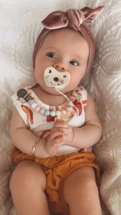 Ali+Oli Silicone Pacifier Clip -Megababies USA d28321bb2acd4040a5ca12db9ecd34ac.thumbnail.0000000000