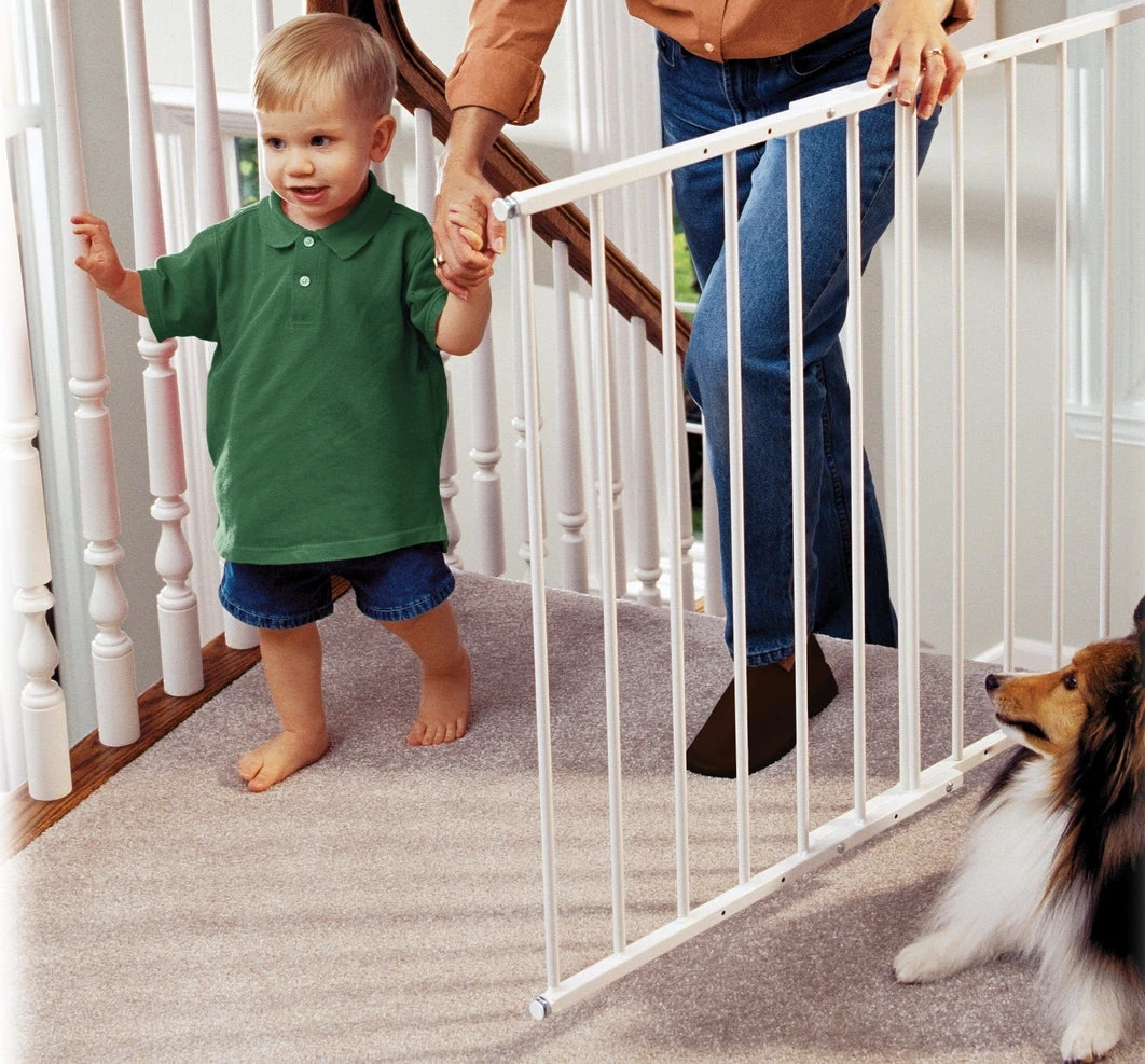 KidCo Safeway Top Of Stair Baby Safety Gate 2 KidCo Safeway Top Of Stair Baby Safety Gate - Image 2