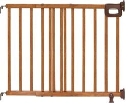 Summer Infant Deluxe Stairway Simple To Secure Wood Gate